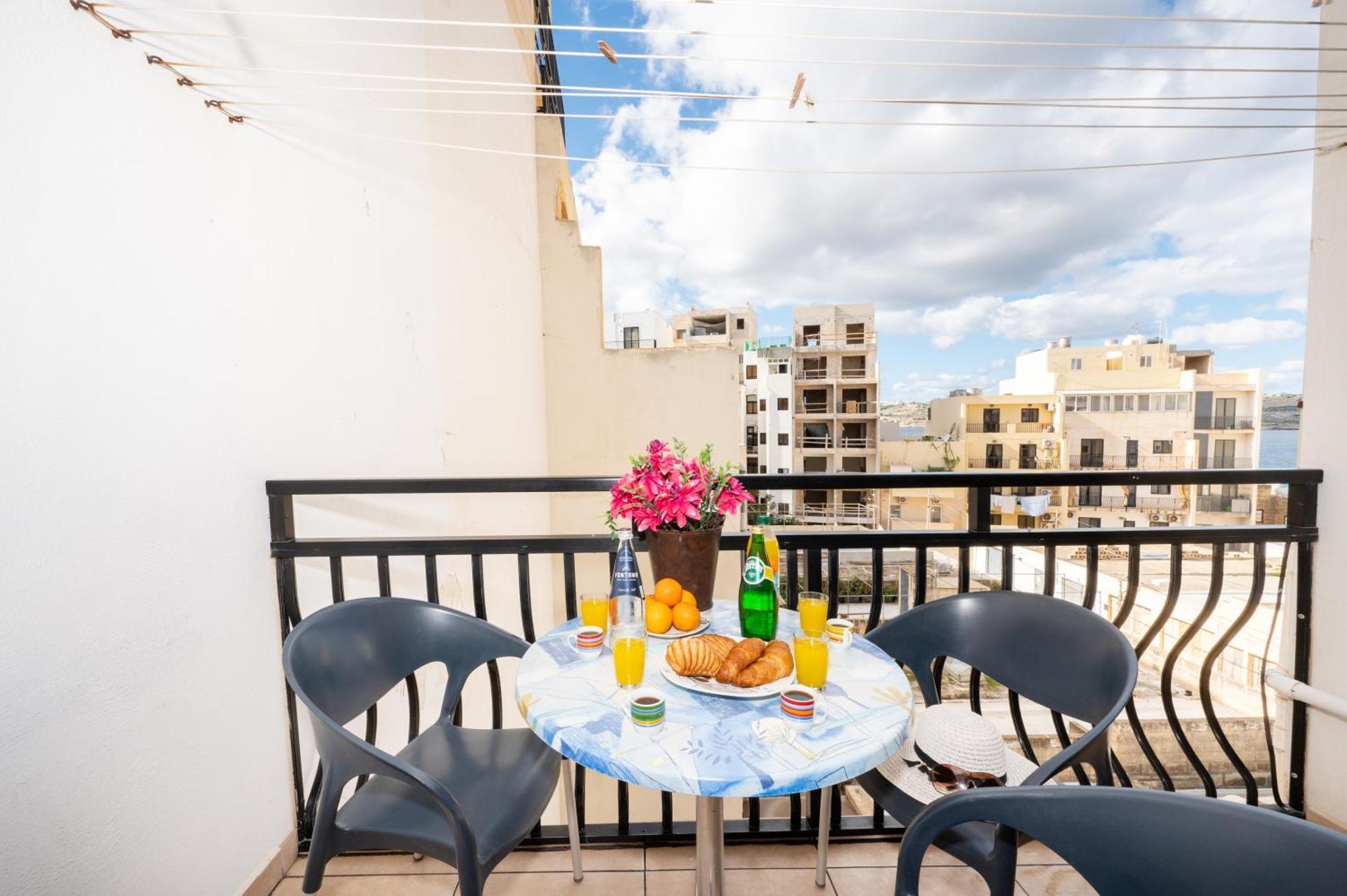 Seashells Apartments With Terrace, Just Off The Seafront In Bugibba - By Getawaysmalta Сент-Полс-Бей Экстерьер фото