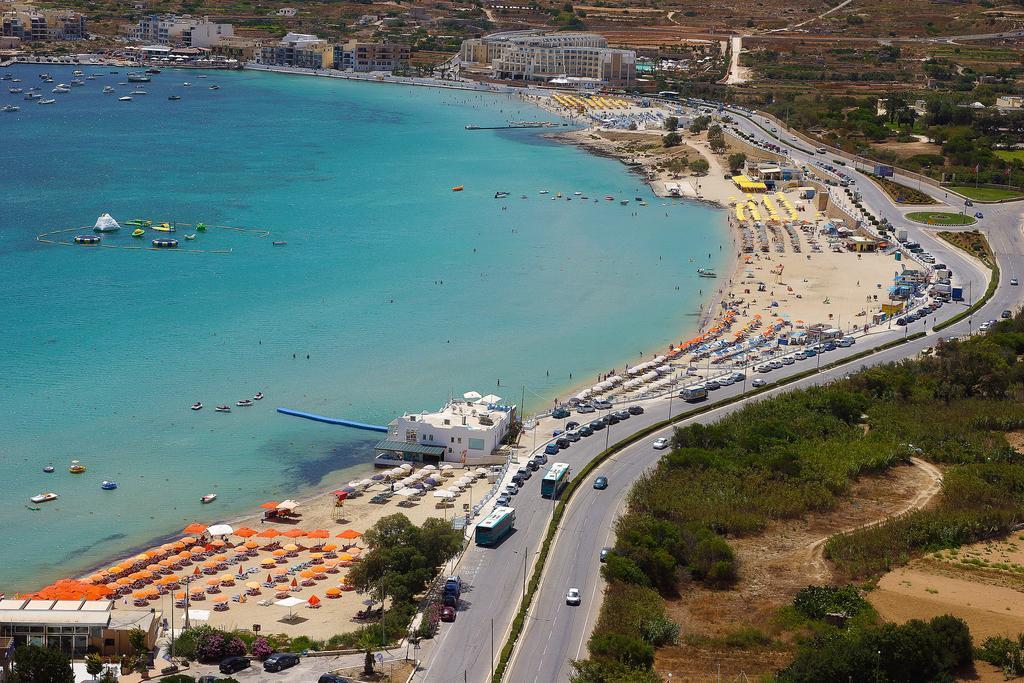 Seashells Apartments With Terrace, Just Off The Seafront In Bugibba - By Getawaysmalta Сент-Полс-Бей Номер фото